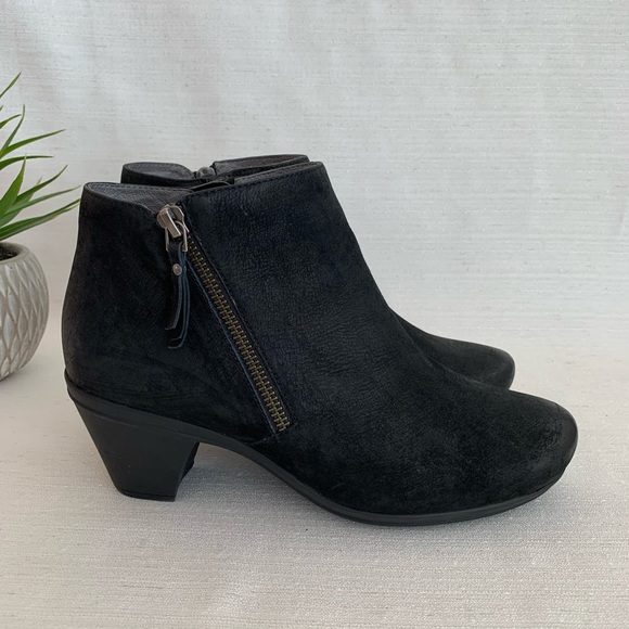 Abeo Shoes - Abeo Rommie Neutral Black Suede Leather Heeled Ankle Booties Woman’s 7N